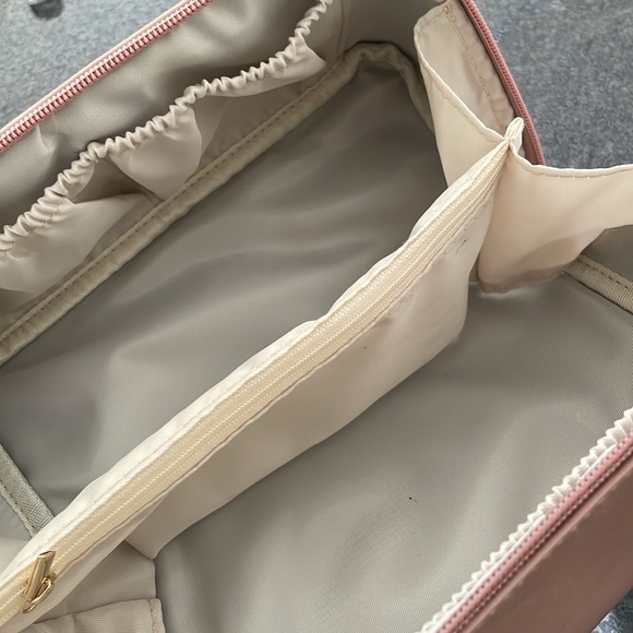 Cosmetic/Toiletry Bag - Picture 3 of 7